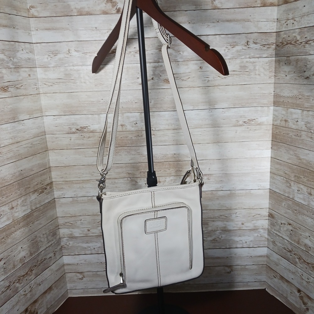 Fossil Women's Beige Leather Shoulder or Crossbody Bag with Adjustable Strap.